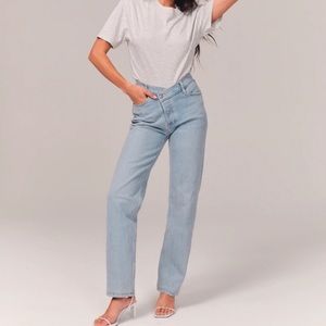 NWOT Abercrombie & Fitch Curve Love High Rise Dad Jean SHORT